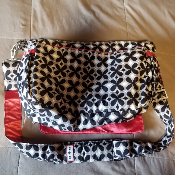 Ju Ju Be Better Be Messenger Style Diaper Bag - Picture 5 of 8